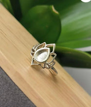 Load image into Gallery viewer, ** SPECIAL OFFER** The Lotus ring in silver
