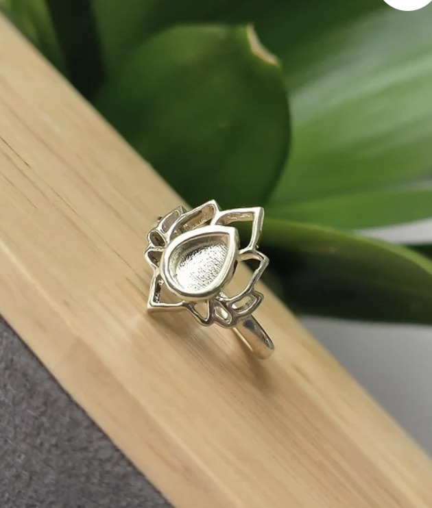 ** SPECIAL OFFER** The Lotus ring in silver
