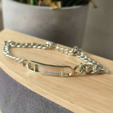 Load image into Gallery viewer, Unisex curb chain bracelet in silver
