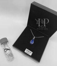 Load image into Gallery viewer, Tear drop silver pendant
