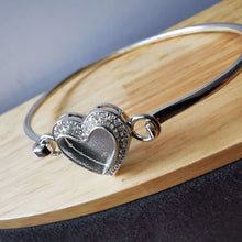 Load image into Gallery viewer, ** SPECIAL OFFER** Heart bracelet in silver with CZ
