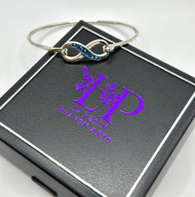 Load image into Gallery viewer, Infinity bracelet in silver

