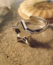 Load image into Gallery viewer, Adjustable star ring
