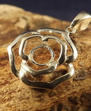 Load image into Gallery viewer, DISCOUNTED ITEM- Rose style pendant silver
