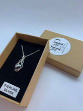Load image into Gallery viewer, Delicate celtic pendant silver
